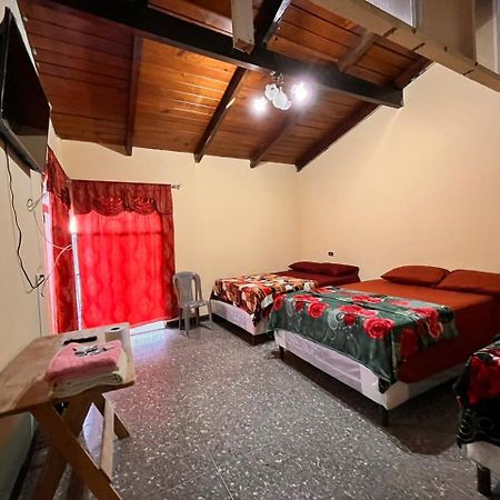Hotel Canaan La Aurora Guatemala-Stad Buitenkant foto